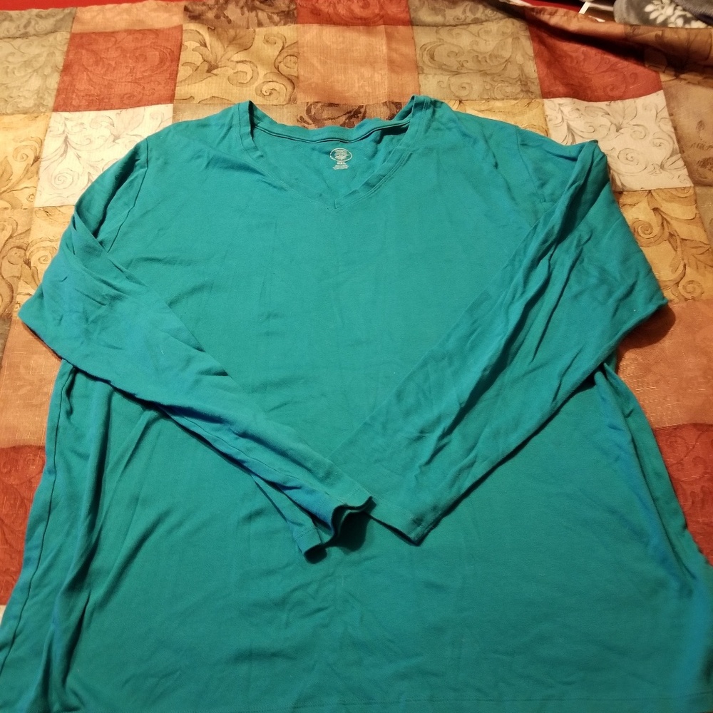 2/$12 🤩 Lauren Ashley long sleeved top